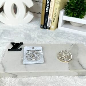 Fashion brooch! CHOOSE ONE! Chose either gold or silver!